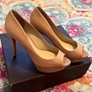 Brian Atwood Franciscan Platform Pump size 7 Natural Snake